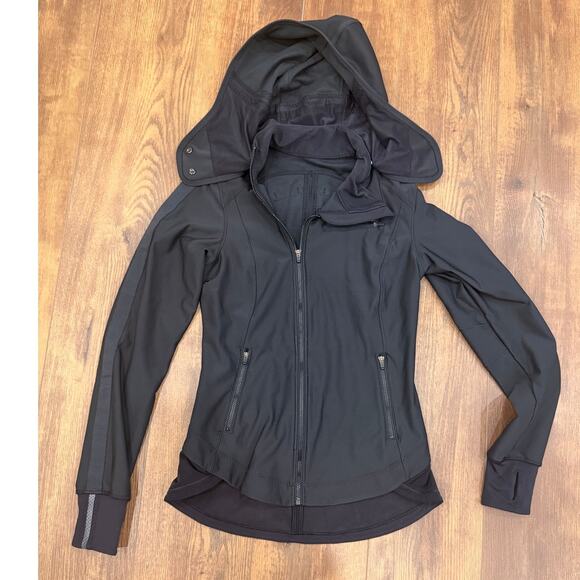 Lululemon Keep It Up Weather Resistant Softshell Jacket in Black size 4 - Picture 2 of 16